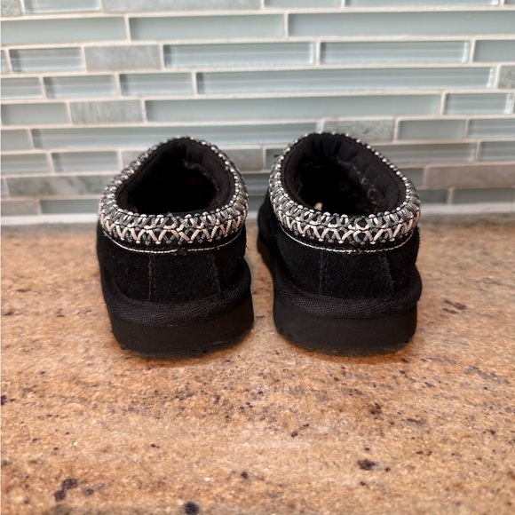 Black Toddler UGG Tasman II Slippers in Size 7 - Picture 5 of 6